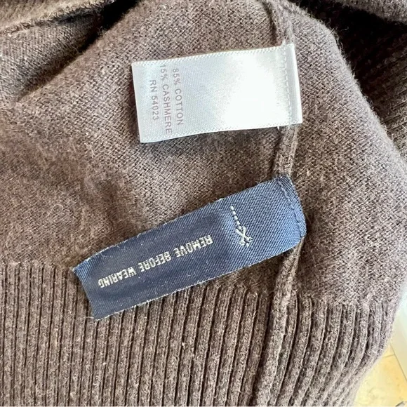 Men’s Banana Republic Half-Zip Sweater - Picture 5 of 5